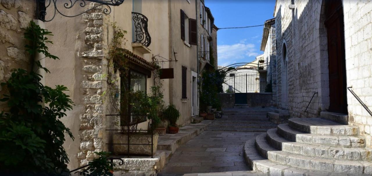 Apartment In Νίκαια Εξωτερικό φωτογραφία